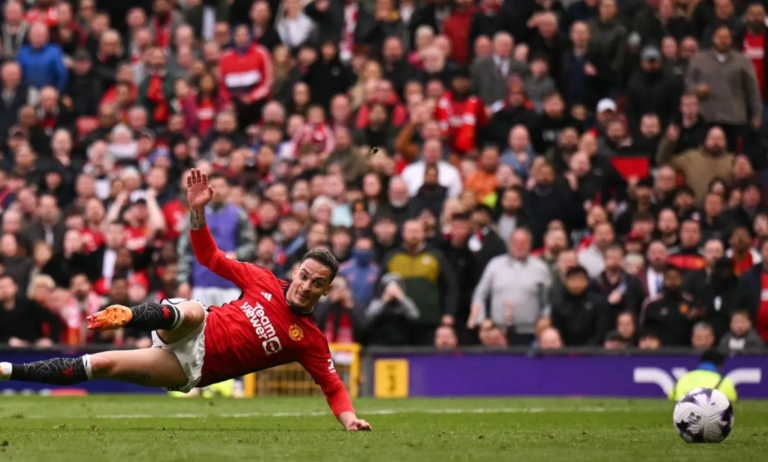 Manchester-United-kabarnya-sudah-menemukan-calon-kandidat-pengganti-Antony-yang-tampil-kurang-memuaskan-di-Old-Trafford